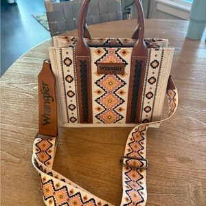 Wrangler Women's Southwestern Crossbody Tote- Medium